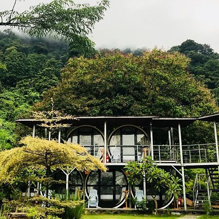 Hotel Go Deeper Tioman Exterior foto